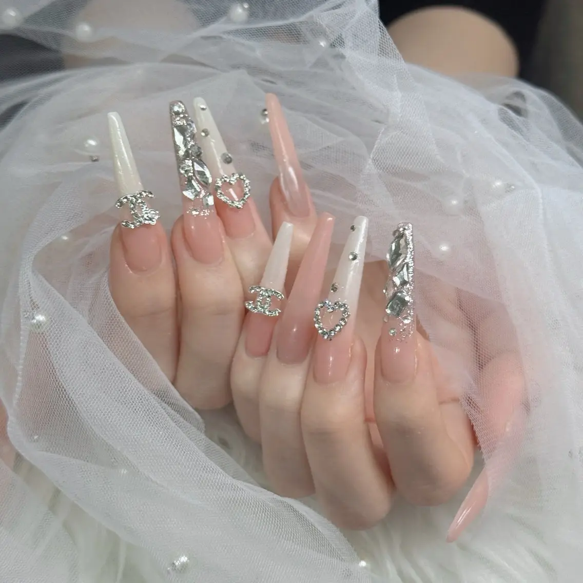 ネイル べっ甲ネイル チークネイル フラッシュネイル フラワーネイル フットネイル ハンドネイル Hani Nail Salonのネイルデザイン