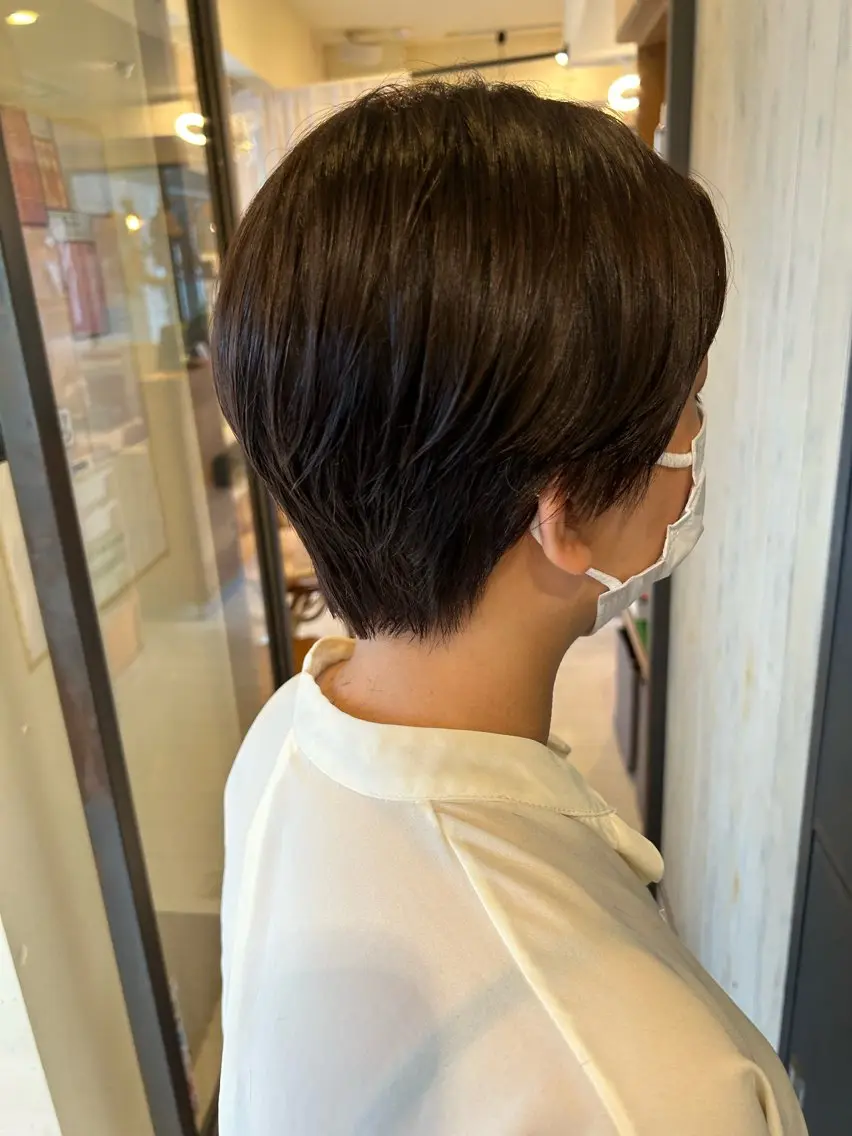 ショート カット 高津 千慧のヘアスタイル