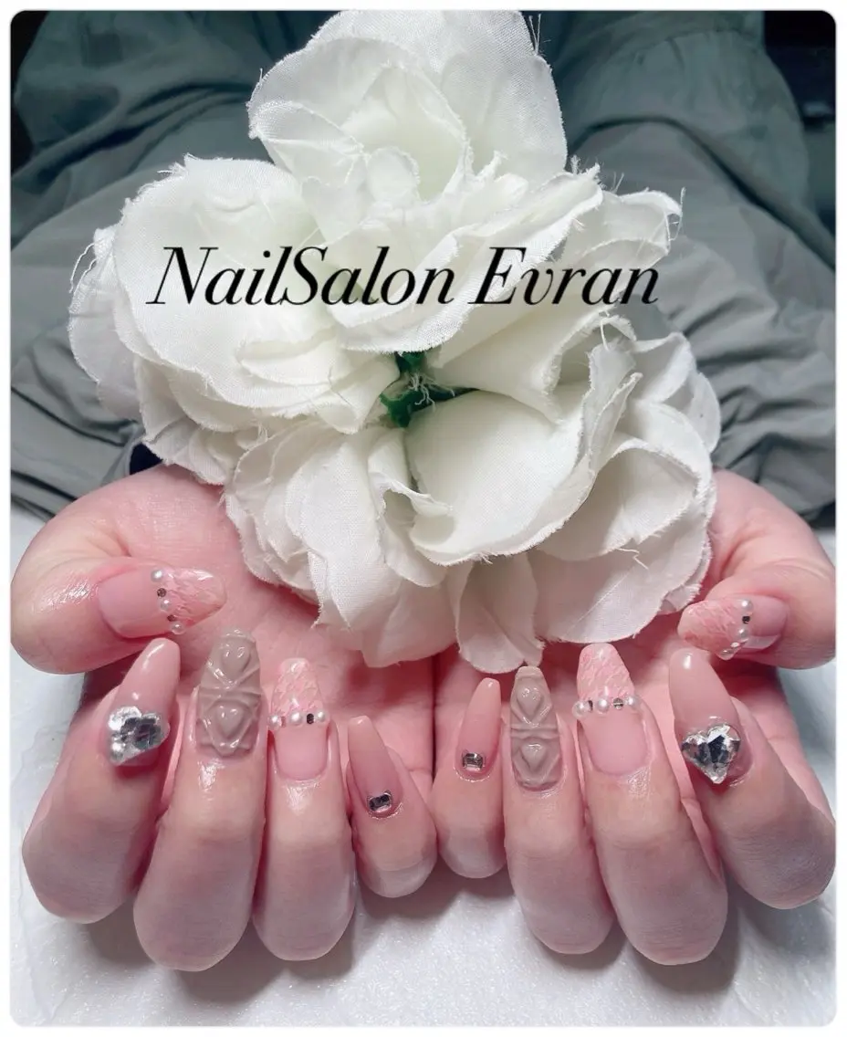 ネイル アートネイル フレンチネイル マグネットネイル 持ち込み ニュアンスネイル ハンドネイル Nail salon Evranのネイルデザイン