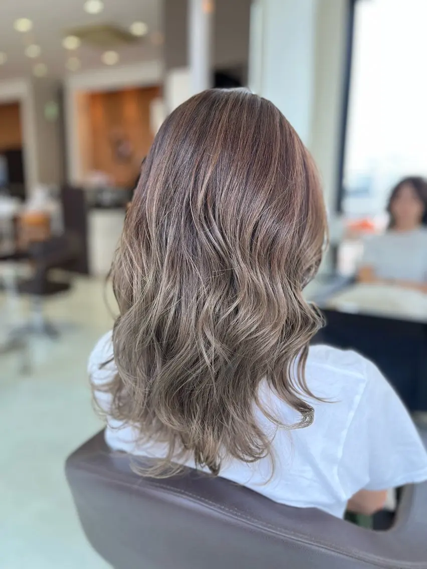セミロング カット ヘアカラー wil西宮レイヤー 西村徹のヘアスタイル