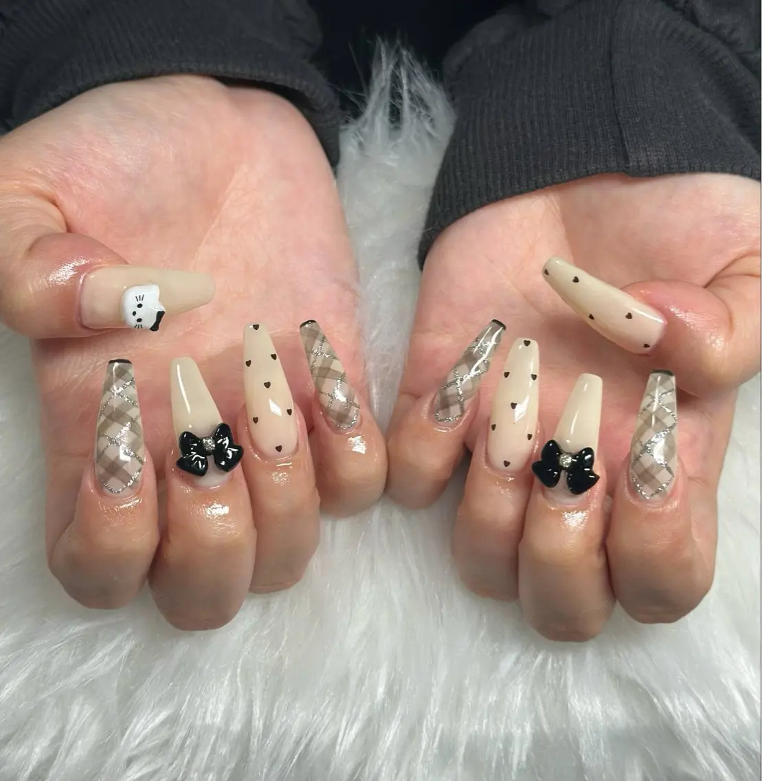 ネイル フレンチネイル ジェルネイル ガラスフレンチ ハロウィン ハート H.baby Nail Salonのネイルデザイン