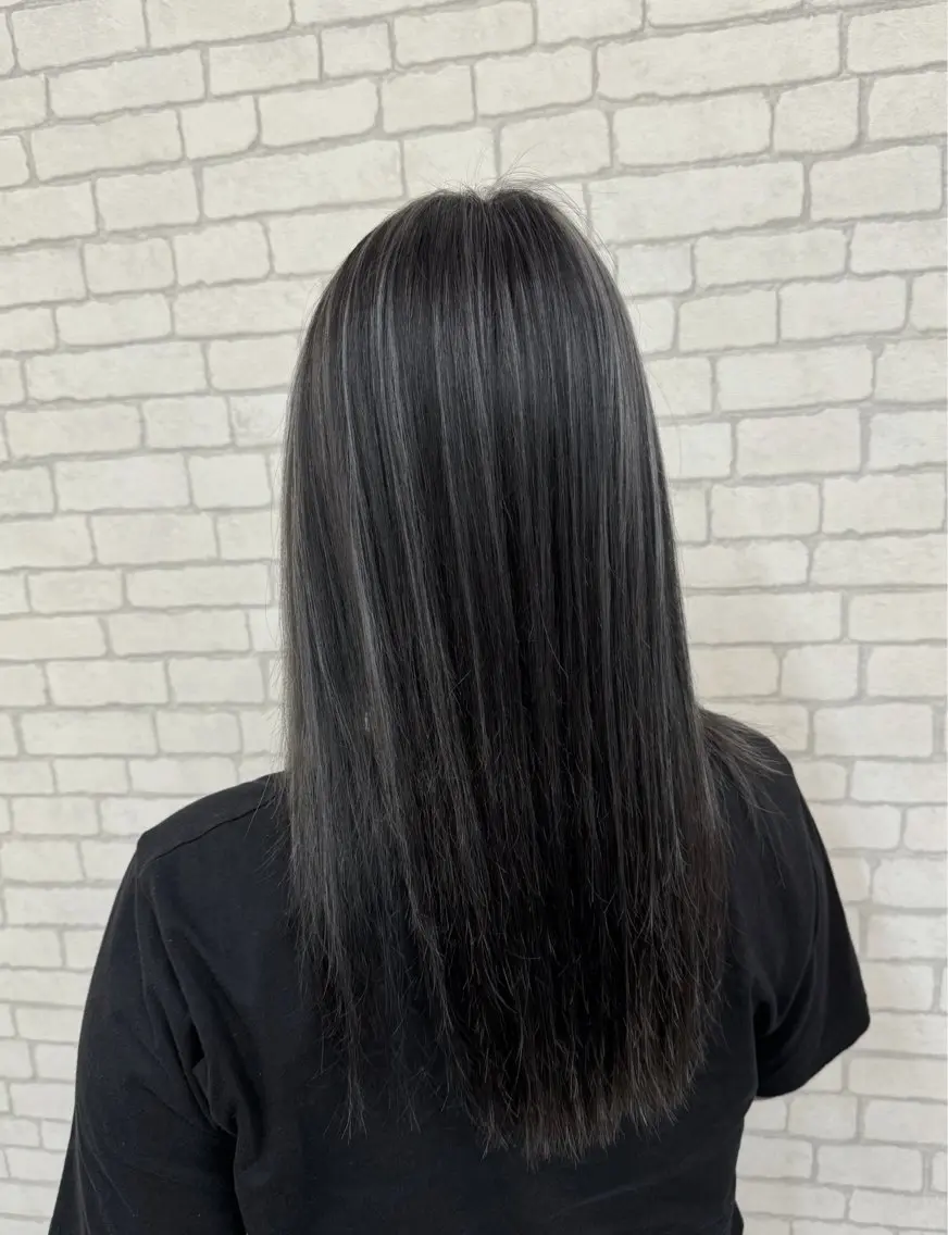 【学生限定💙】カット➕ケアカラー➕ハイライト、インナー🌼(プラス料でトリートメントもご利用可能です🙆🏻‍♀️)の写真
