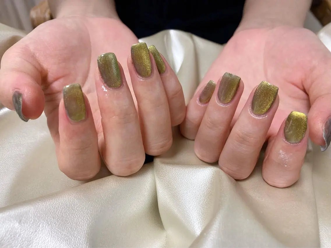 ネイル ゴールド マグネットネイル ハンドネイル mogunail &blowのネイルデザイン