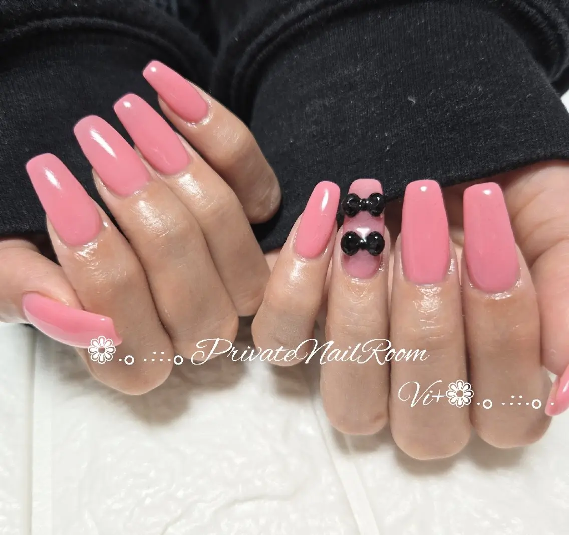 ネイル ワンカラーネイル ハンドネイル Nail Room Vi+のネイルデザイン