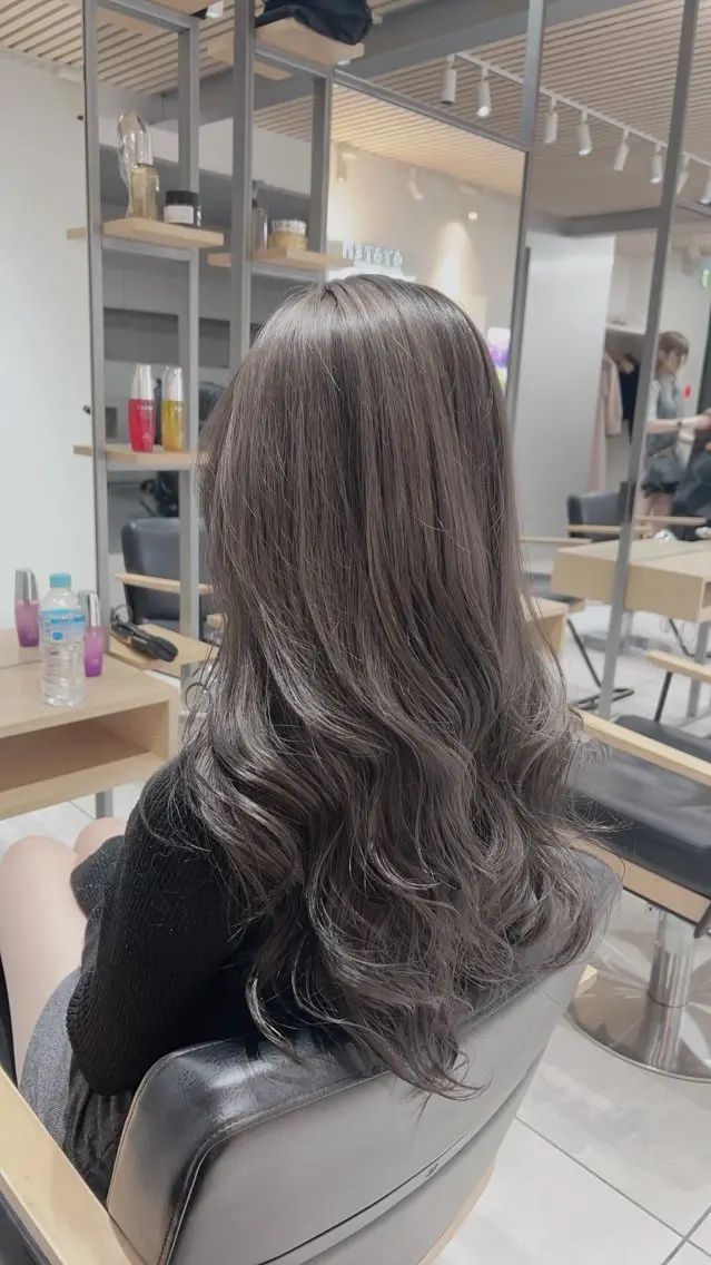ロング カラー ヘアカラー グレージュ♡ベージュ ♡MA/表参道のヘアスタイル