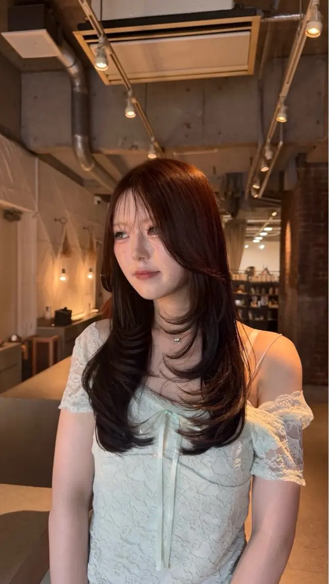 ロング カット みく💖レイヤー／海 外ヘア🇺🇸❤️のヘアスタイル