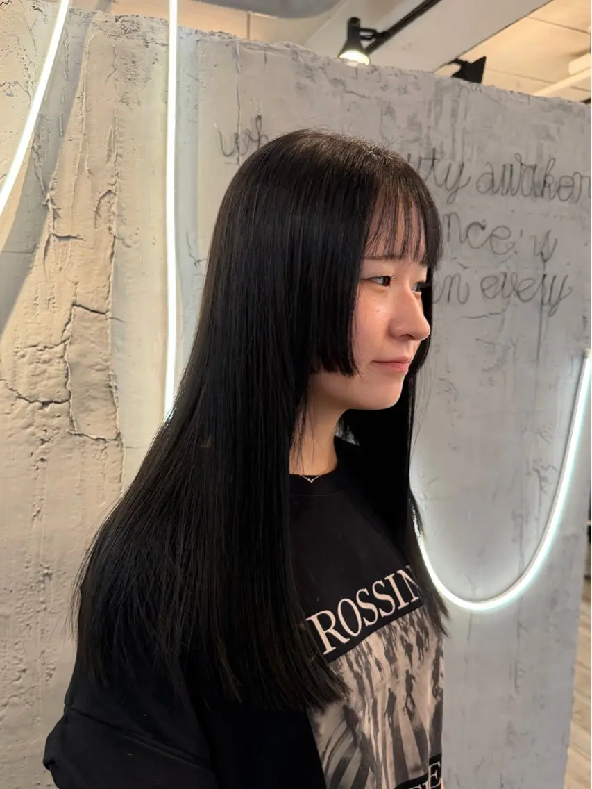 ロング カラー 姫カット ロング カット ヘアカラー トリートメント いぐちしょうた🫧 VISAGEbaskのヘアスタイル