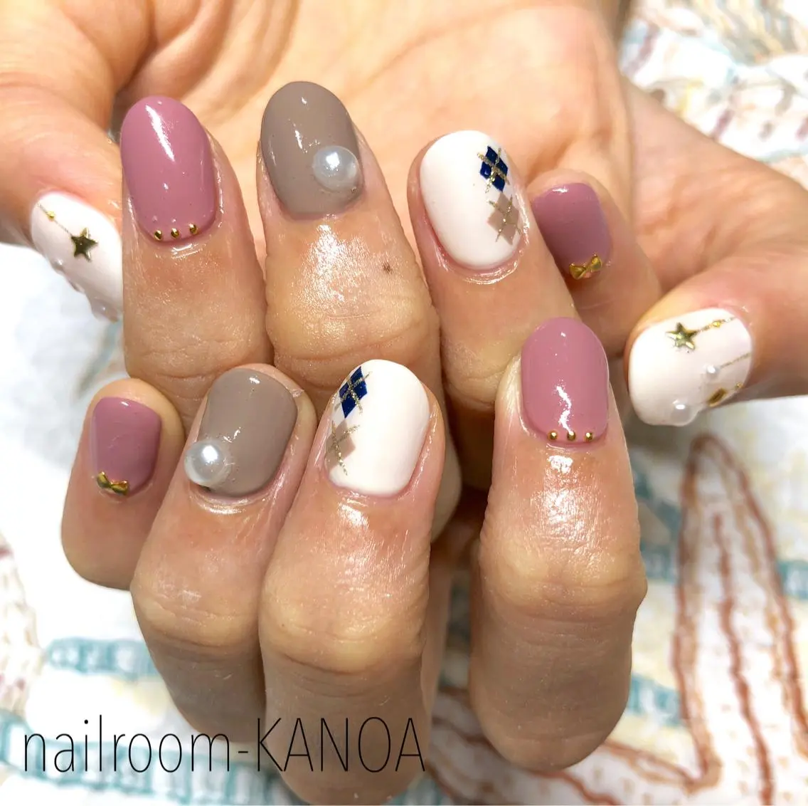 ショート ネイル ガーリー 冬ネイル ハンドネイル nailroom- KANOAのネイルデザイン