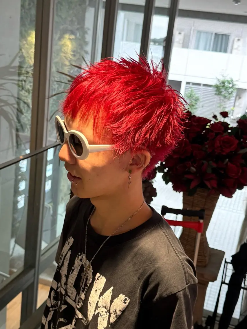 ショート カラー ハイトーンカラー レッドカラー ショートヘア カット ヘアカラー アニメ好き🎮メンズ ブリーチカラー/僚汰のヘアスタイル