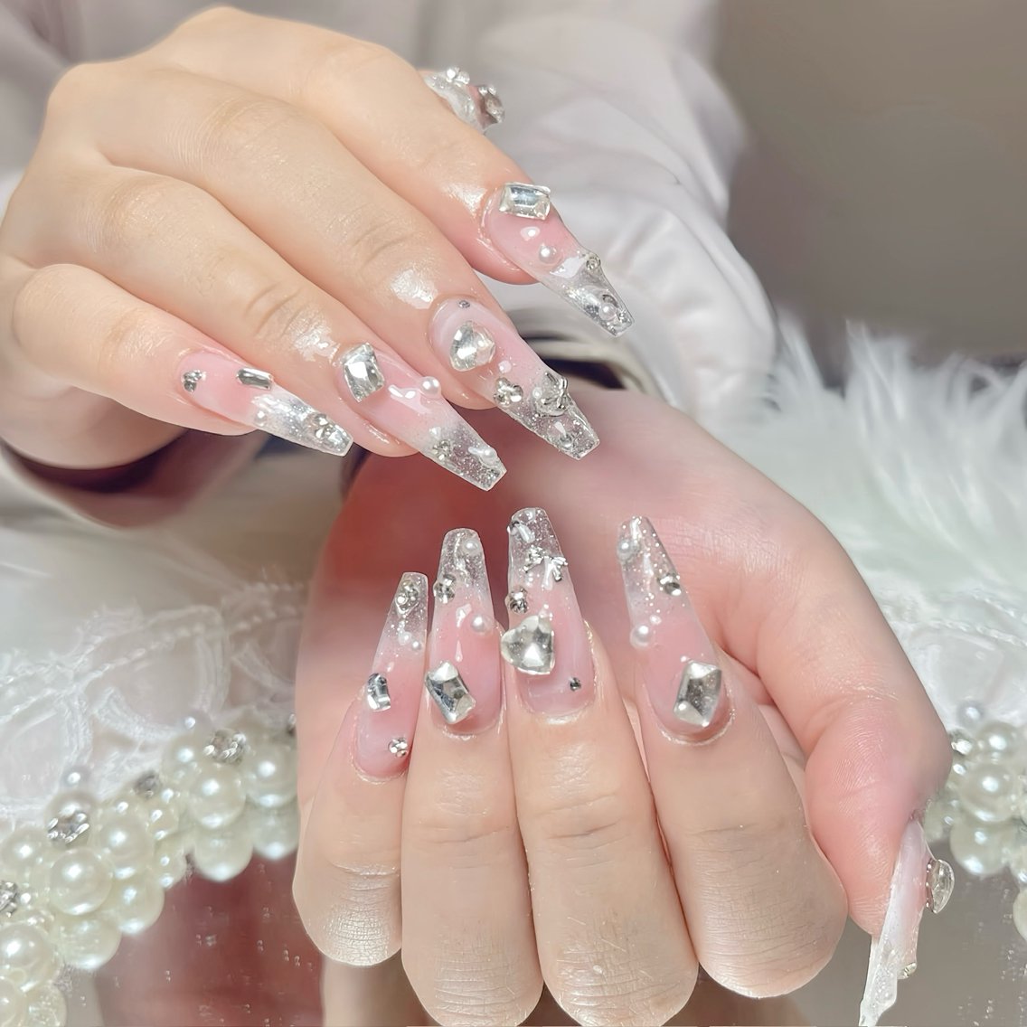 ネイル オーロラネイル 長さ出し フラッシュネイル フレンチネイル ジェルネイル ハンドネイル Amee Nail Salonのネイルデザイン