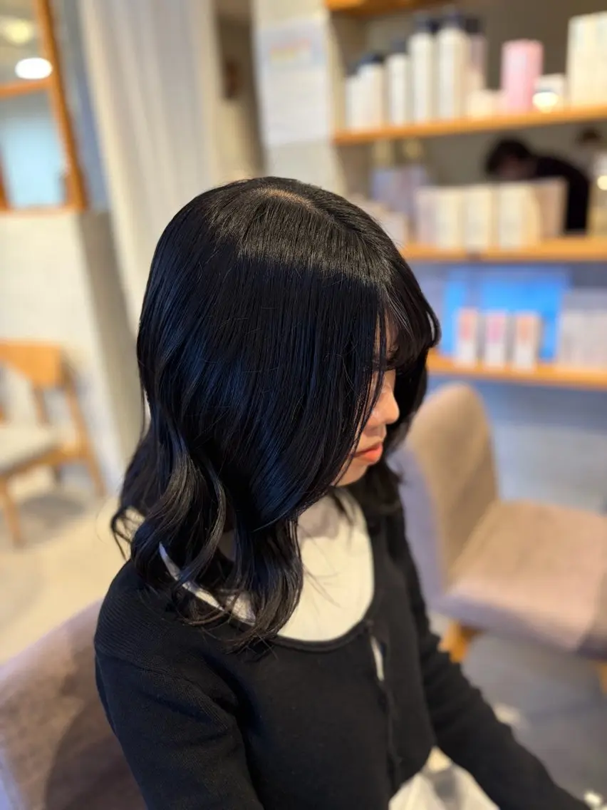 セミロング カラー 黒髪 ヘアカラー momoka オリーブ/ベージュのヘアスタイル