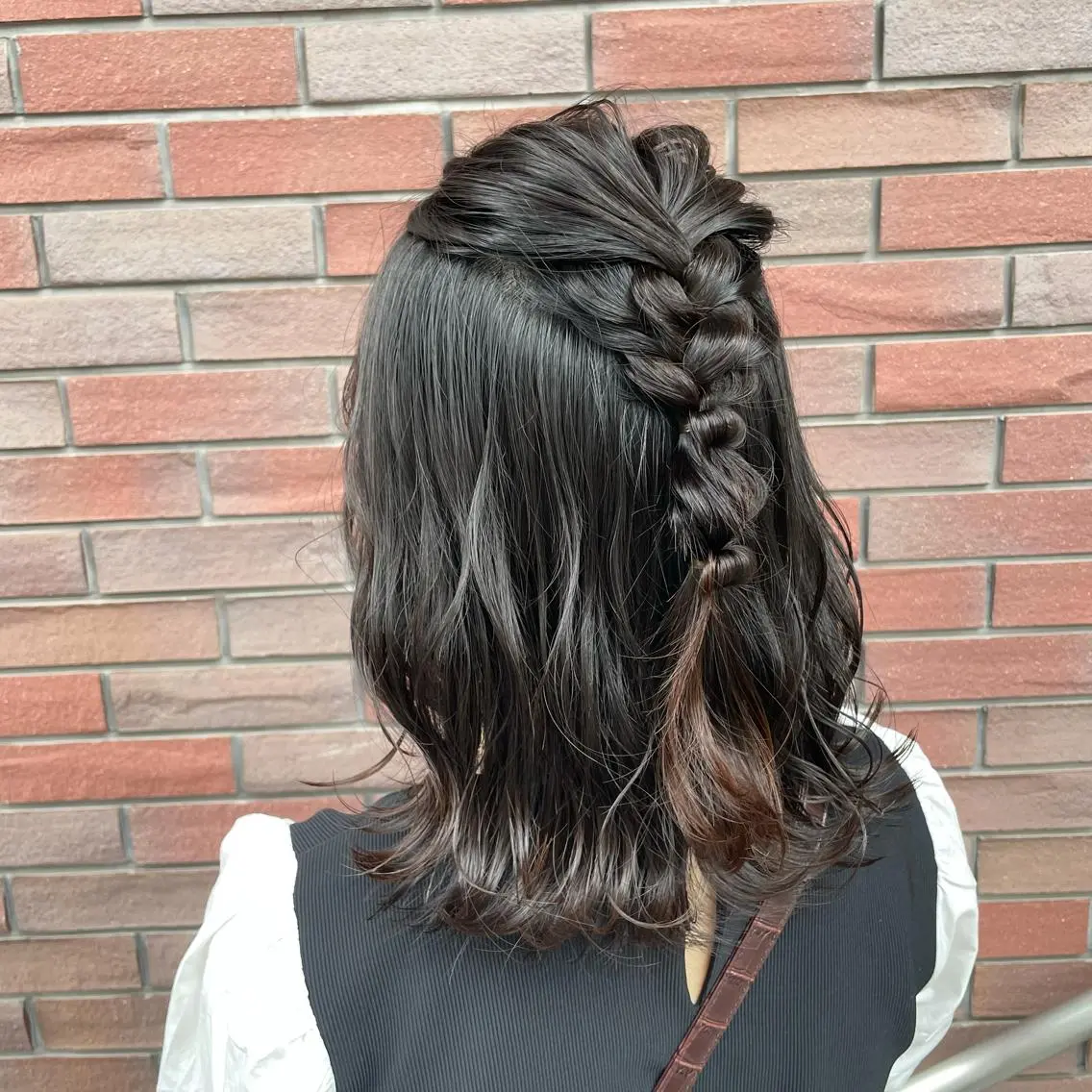 セミロング ヘアアレンジ ハーフアップ 三つ編み 古沢 みづきのヘアスタイル