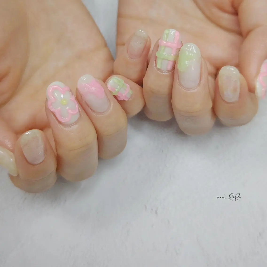ネイル ハンドネイル フットネイル nail RiRi アトレナチュラのエステ・リラクイメージ