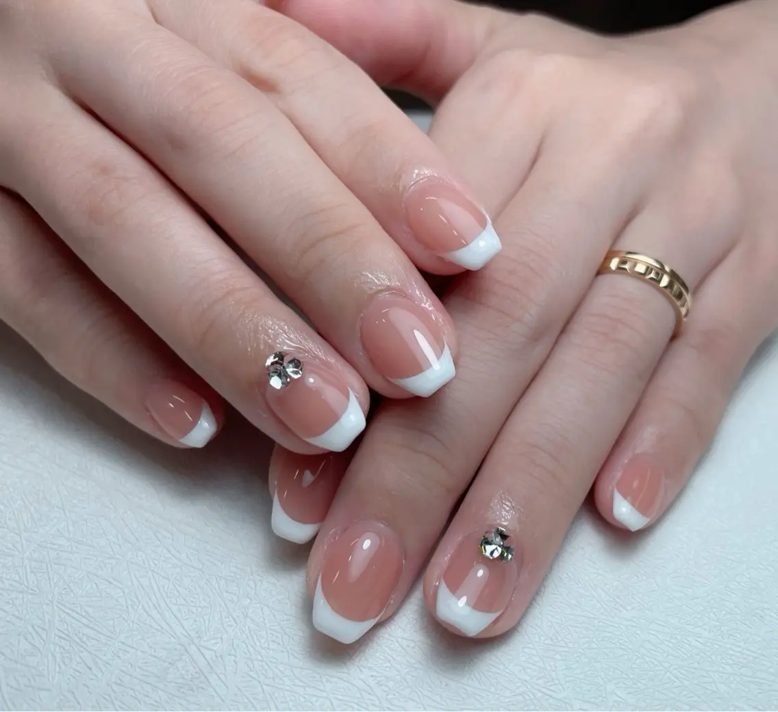 ネイル アートネイル 長さ出し フレンチネイル ジェルネイル ガーリー 中野駅から2分 MEO NAILのネイルデザイン