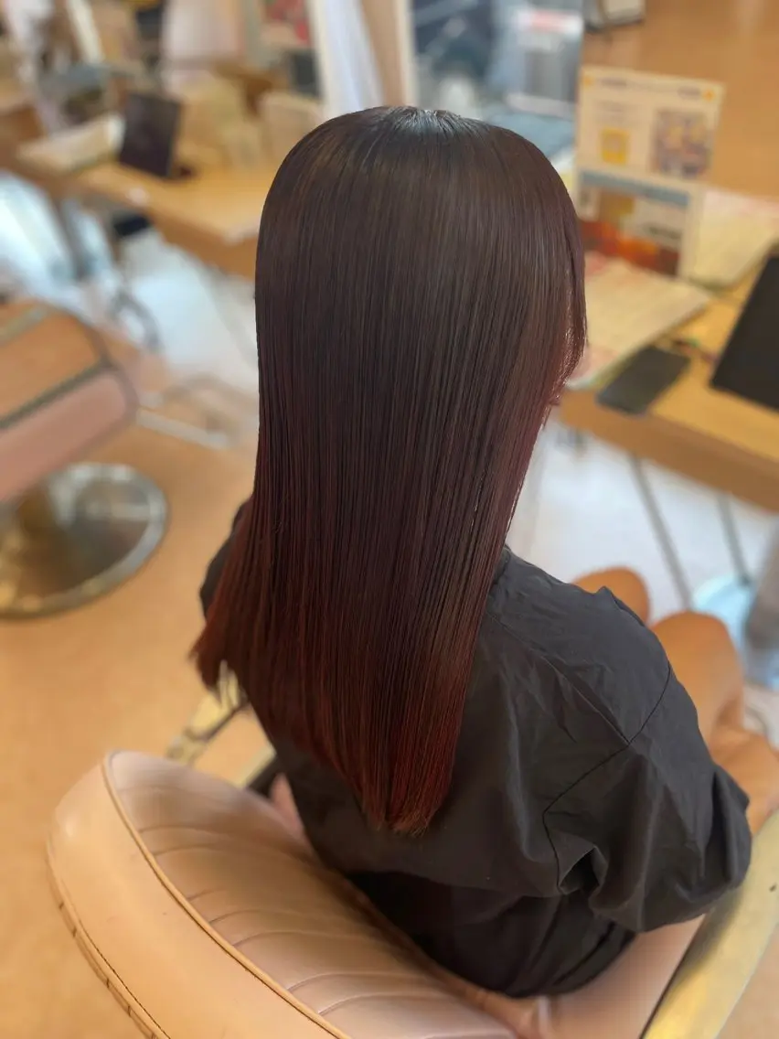 セミロング 伊熊 梨紗のヘアスタイル