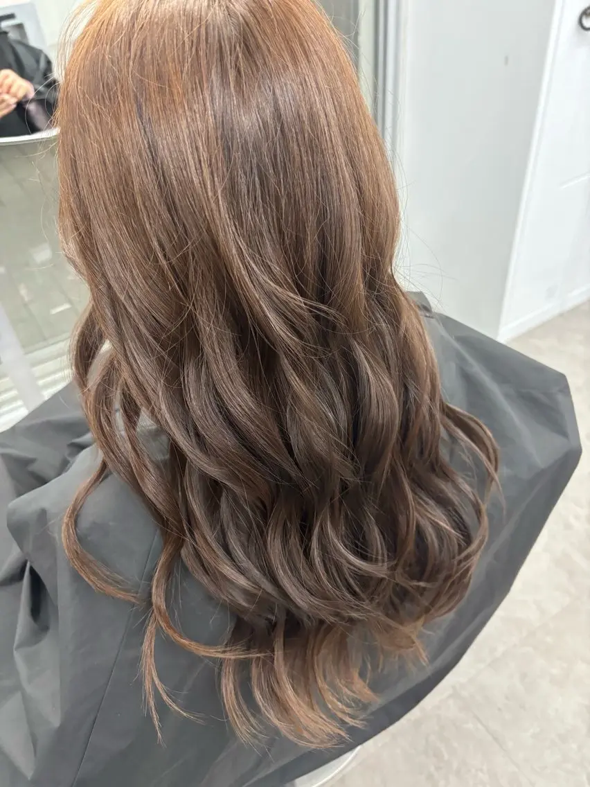 ロング 長谷川 日南のヘアスタイル