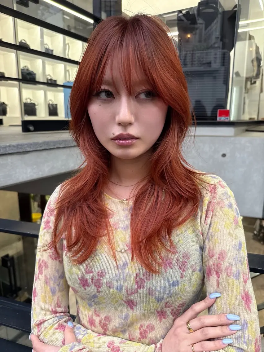 セミロング セミロングパーマ ラベンダーブラウン ボブ 顔まわりレイヤー ハッシュカット カット ヘアカラー レイヤーカット\ウル フ　chinatsuのヘアスタイル