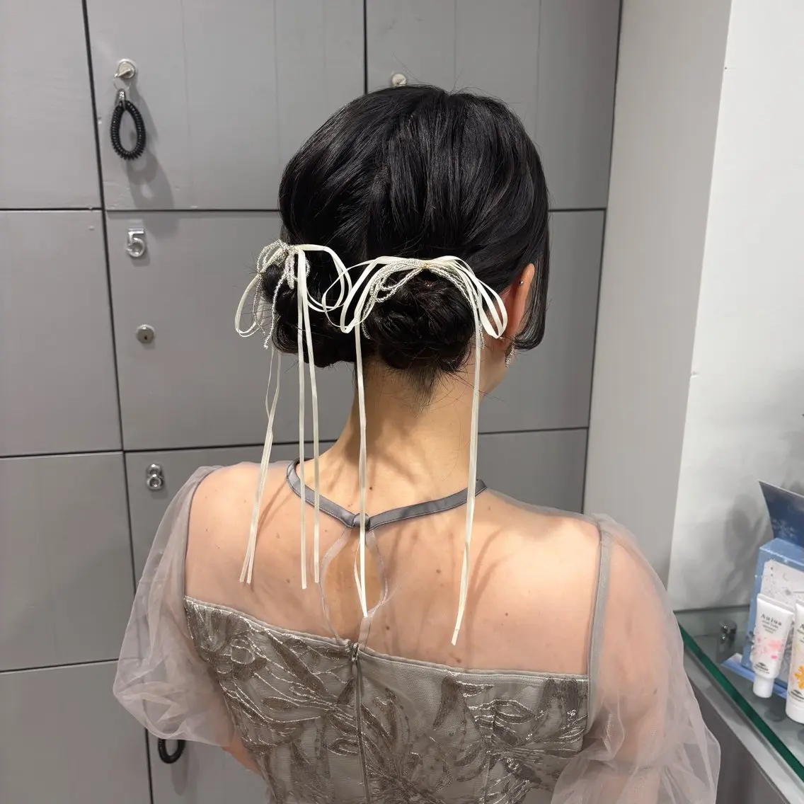 ミディアム ヘアアレンジ ヘアセット 艶カラー/アレンジ/ yuzu🐈‍⬛🩶のヘアスタイル