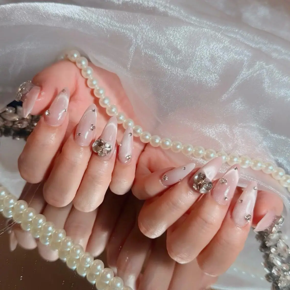 ネイル オーロラネイル 長さ出し フラッシュネイル フレンチネイル ジェルネイル ハンドネイル Amee Nail Salonのネイルデザイン