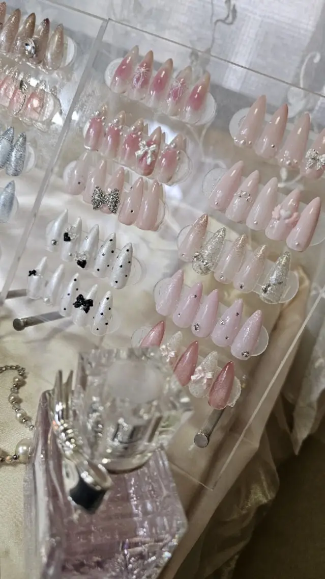 ネイル ガーリー 韓国ネイル ワンホンネイル Viva Nail 堺区自宅ネイルサロンのネイルデザイン