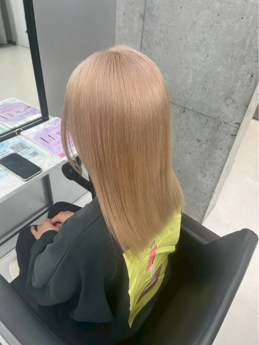 セミロング カラー 🌈推し活ハイトーン 🩵荒川結星のヘアスタイル