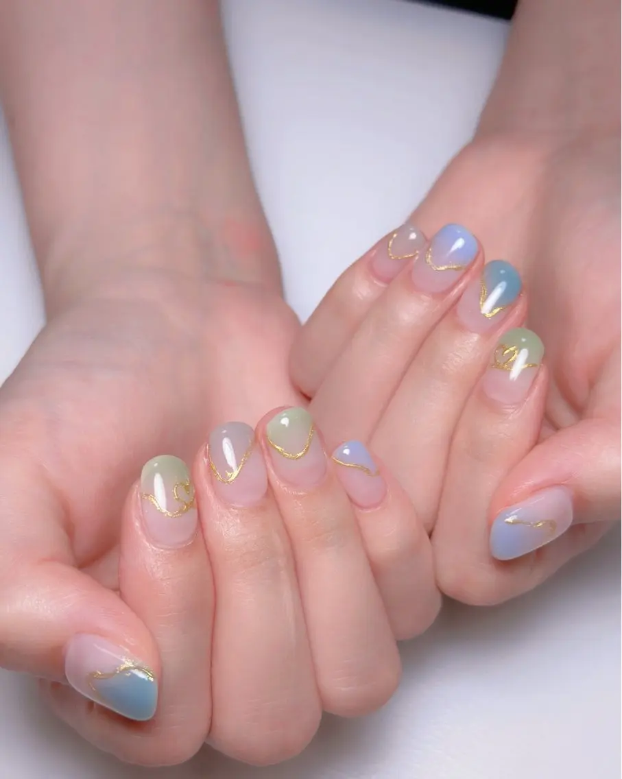 ネイル オーロラネイル 長さ出し フットネイル ラメ(グリッター) ラメグラデーション ハンドネイル 👍thumbs up nail👍のネイルデザイン