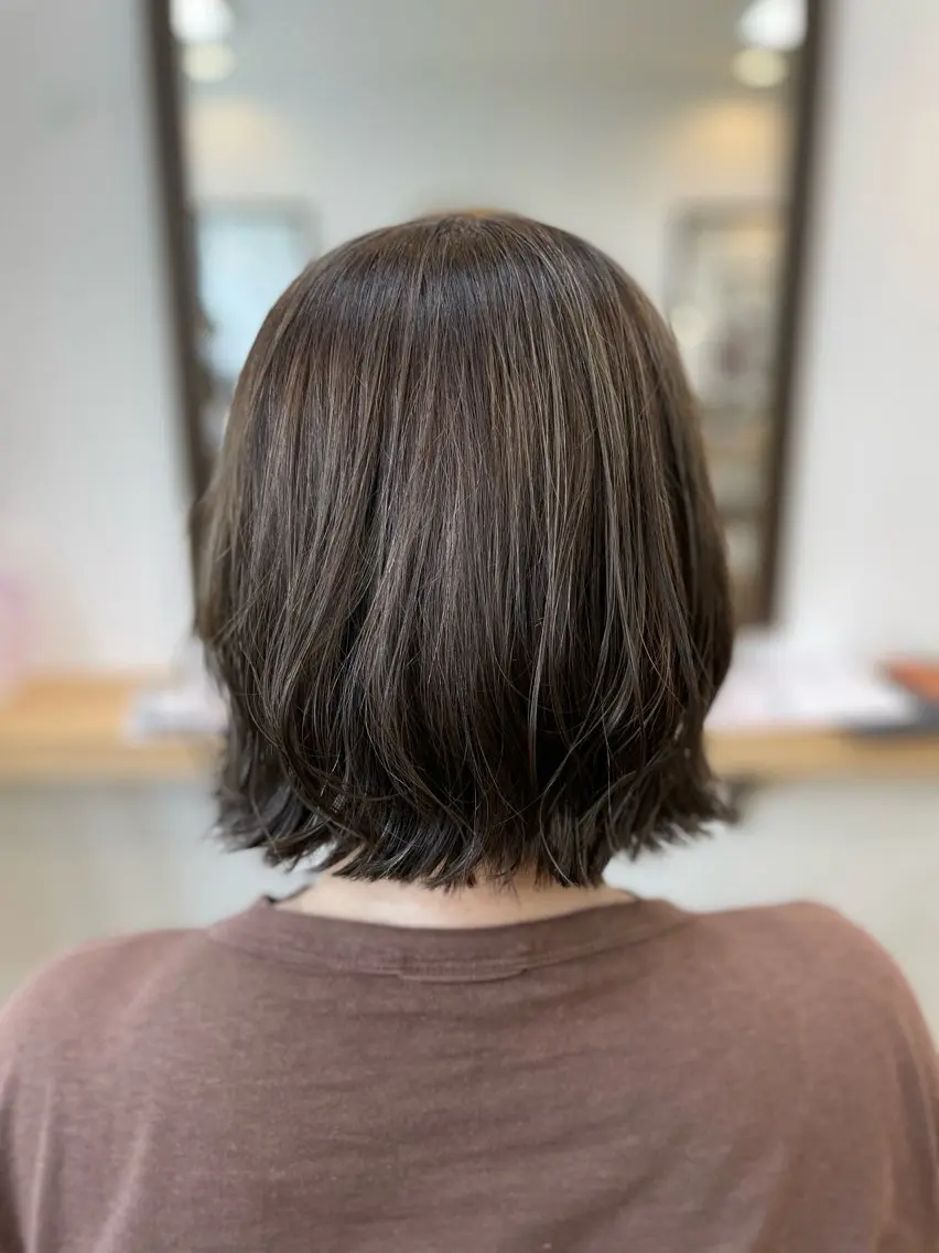 ショート カラー MOLLA 大井陽菜のヘアスタイル