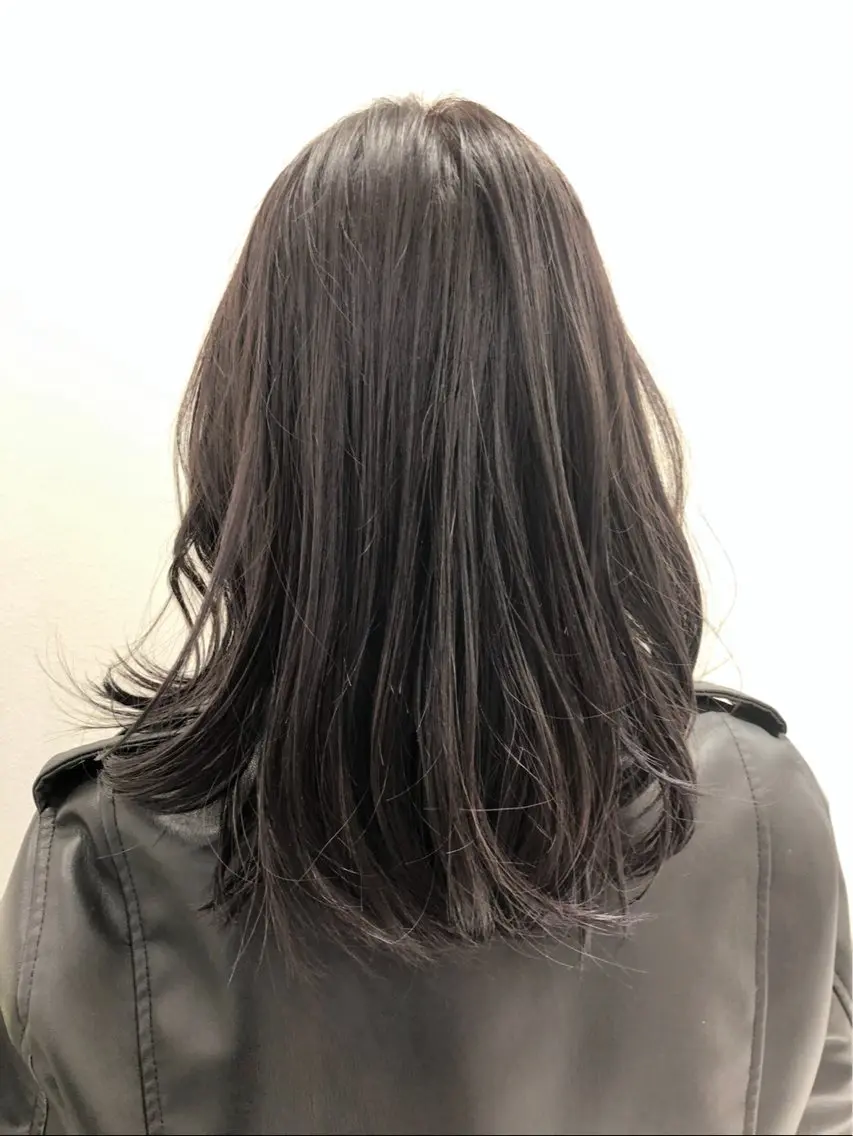 ミディアム カラー ブリーチ ブリーチなしカラー 椎葉 祐也のヘアスタイル