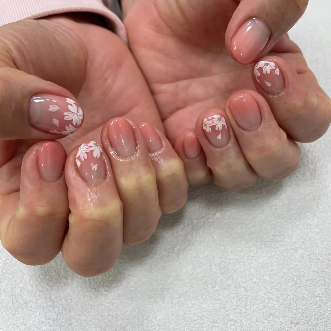 【Hand】ワンカラー/グラデーション+アート4本の写真