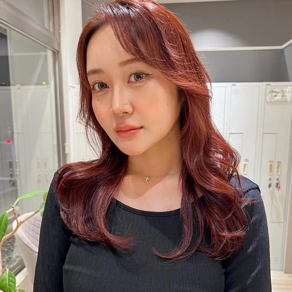 セミロング レッドブラウン 髪質改善 韓国風ヘア BALANCE. 弥央のヘアスタイル