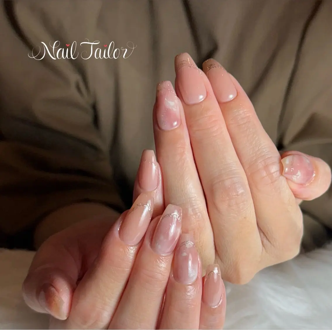ネイル 長さ出し キラキラネイル ロングネイル ニュアンスネイル オフィスネイル ハンドネイル NailTailor ネイルテイラーのネイルデザイン