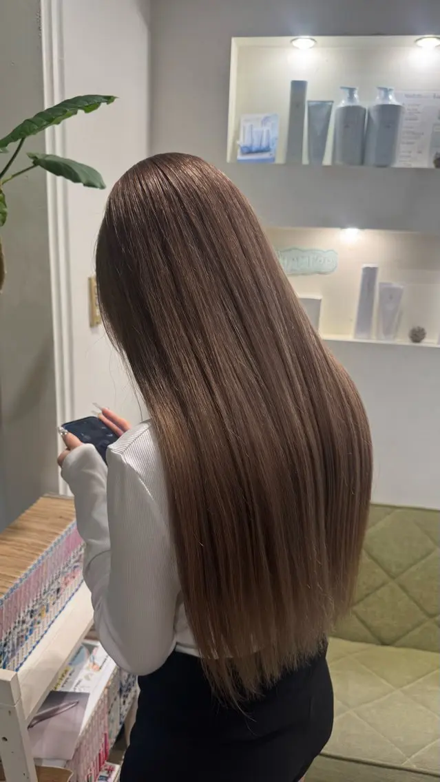 ロング カラー ベージュカラー ブリーチ 透明感カラー ダブルカラー ミルクティーベージュ 亀有✂️正路 彩夏のヘアスタイル
