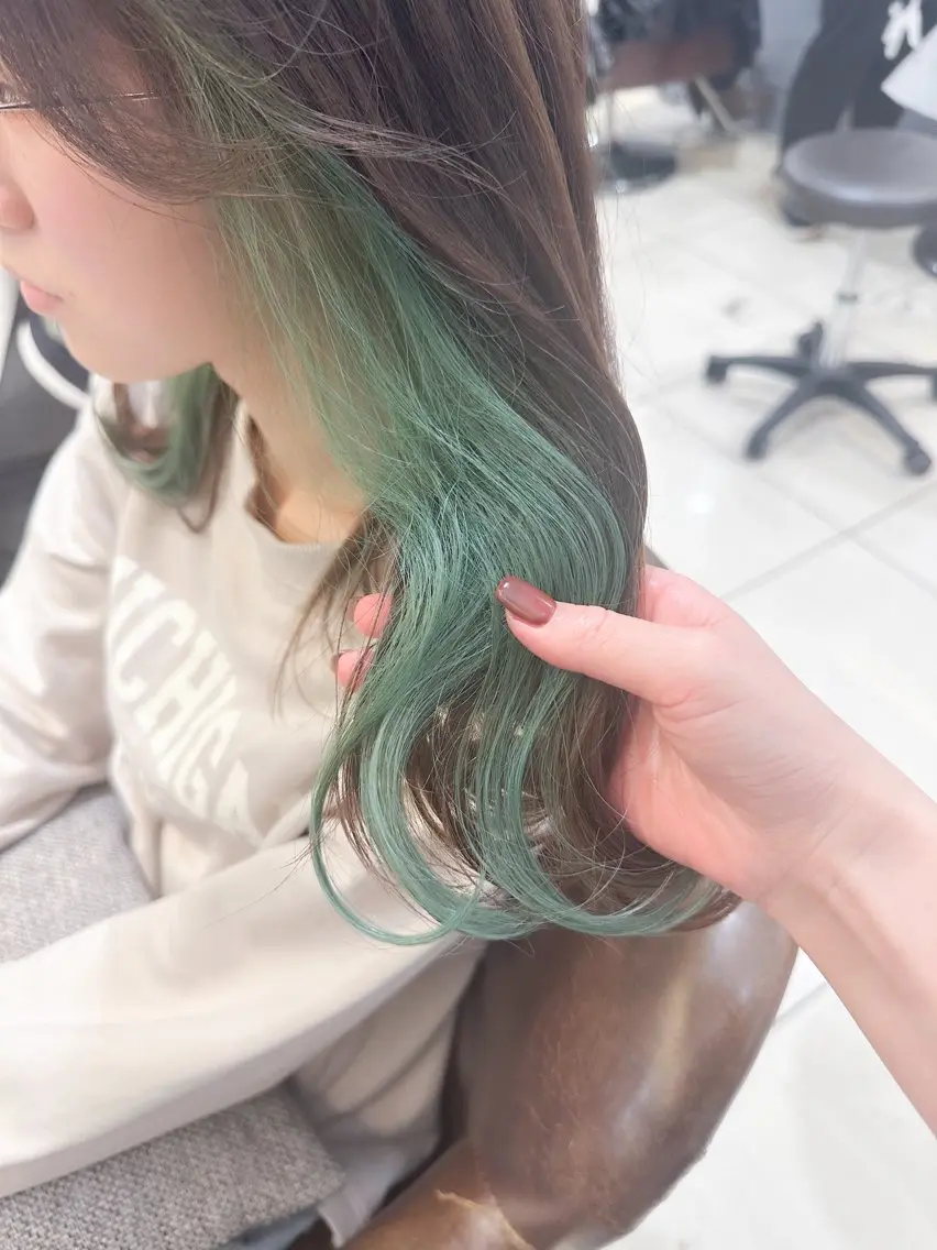 セミロング カラー インナーカラー カット ヘアカラー トリートメント ✨カラー支持No.1 🧸ワキ カナコ🧸のヘアスタイル