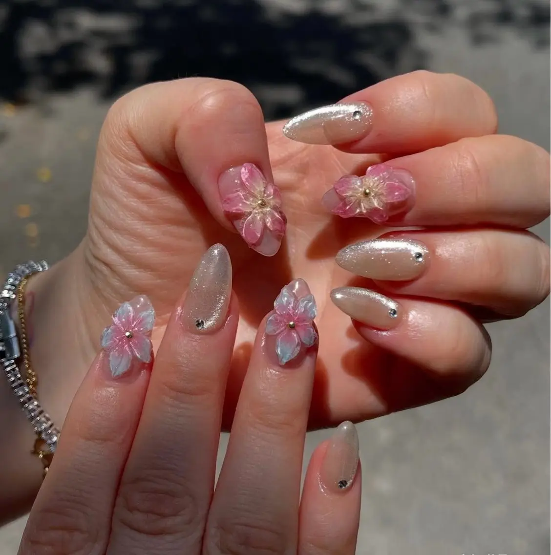 ネイル オーロラネイル フラワーネイル フットネイル フレンチネイル ジェルネイル ハンドネイル BabyYouMi nailのネイルデザイン