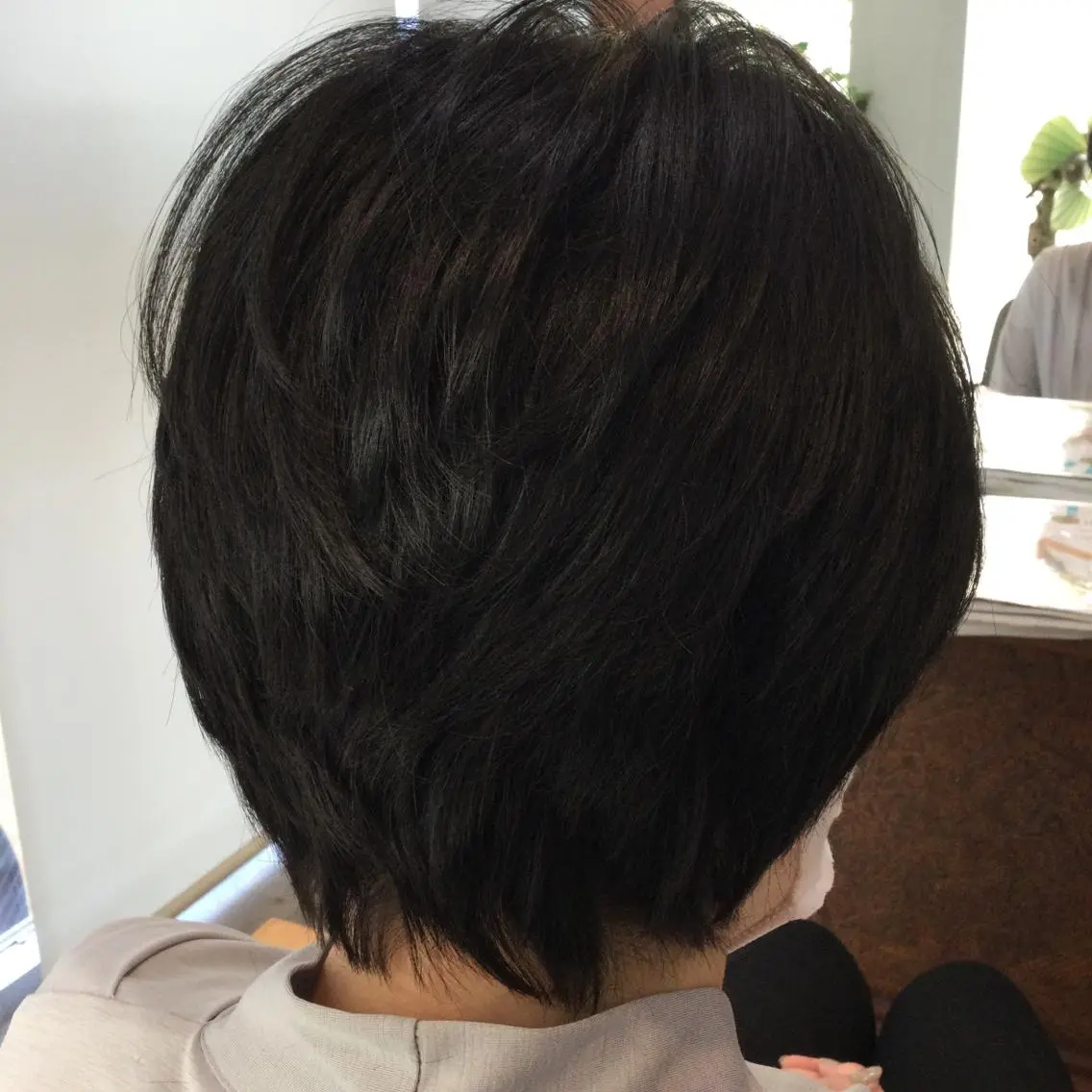 ショート カラー 佐々木 緑のヘアスタイル