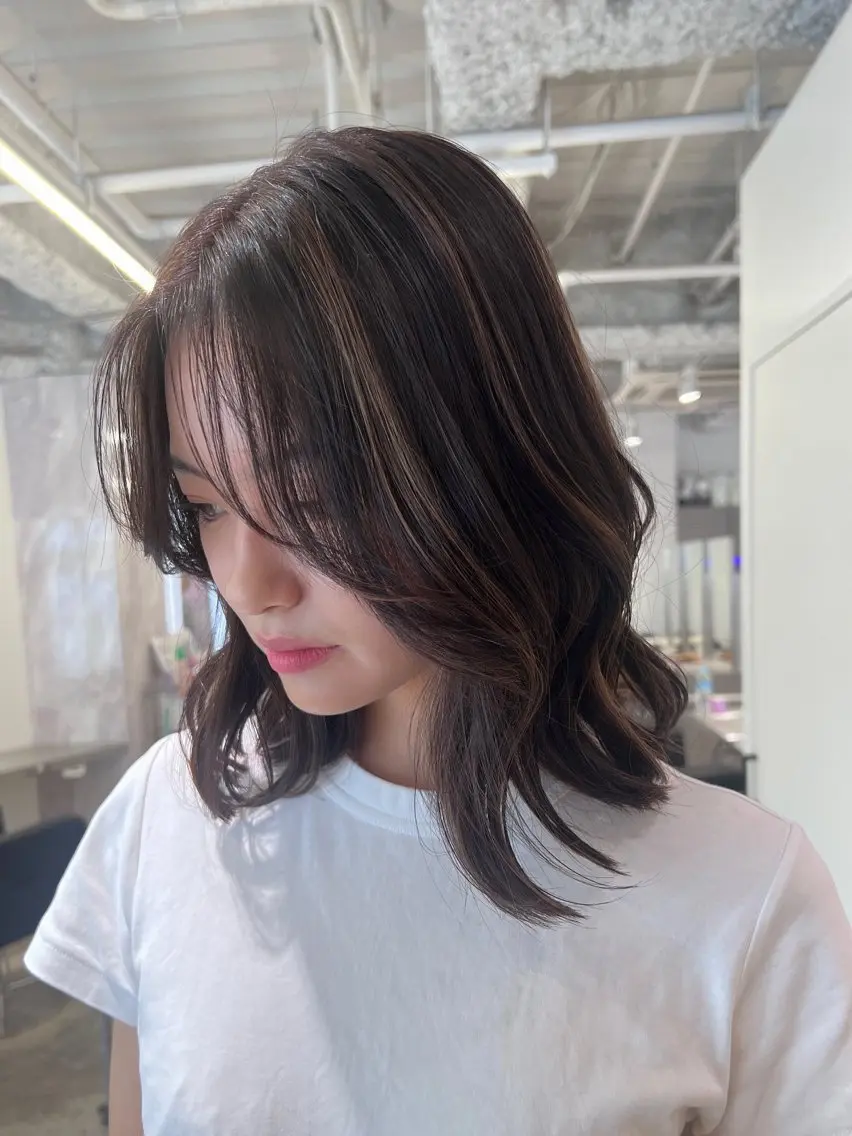 セミロング カラー ハイトーンカラー カット ヘアカラー トリートメント 艶ハイトーン🔆 ️️️安座間 希のヘアスタイル