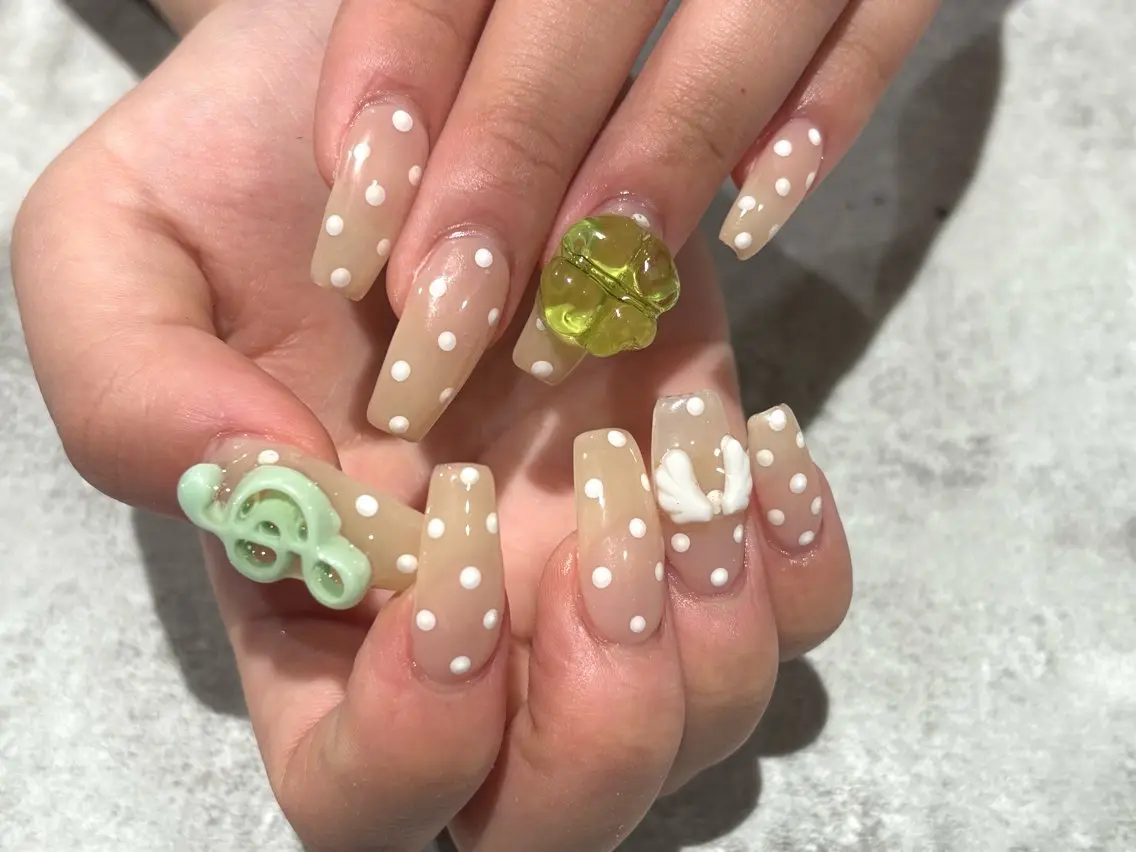 ネイル 持ち込み ハンドネイル Nail  Ann Karinのネイルデザイン