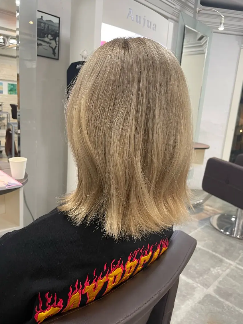 ミディアム カラー カット ヘアカラー トリートメント 平 ちひろのヘアスタイル