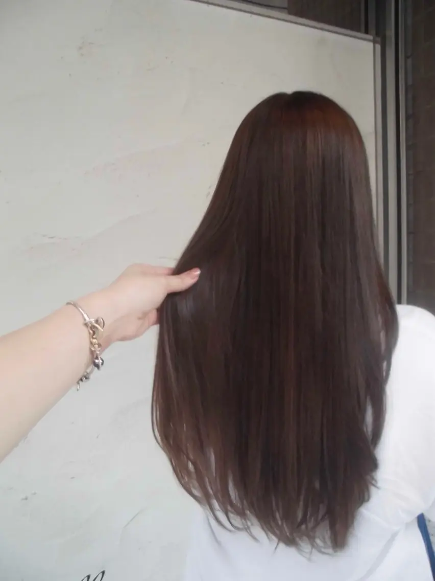 ロング カラー ブラウンカラー ヘアカラー トリートメント 三浦 瑠音のヘアスタイル