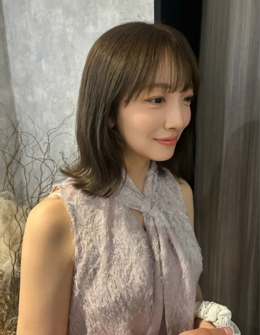 ミディアム カラー ヘアカラー トリートメント 🌐NATSUMI 🌐【寒色カラー】のヘアスタイル
