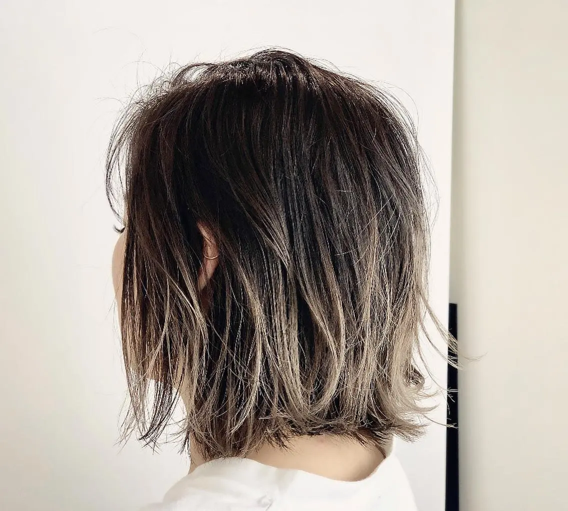 ショート カラー ヘアアレンジ バレイヤージュ ハイライトカラー ハイライト レイヤーカット ヘアカラー 秋葉 一郎のヘアスタイル