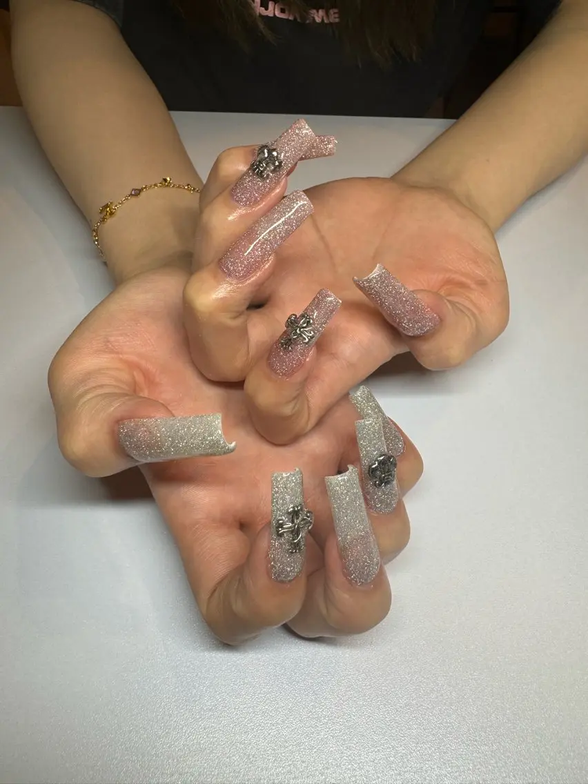 ネイル ハンドネイル 濱岡 咲のネイルデザイン
