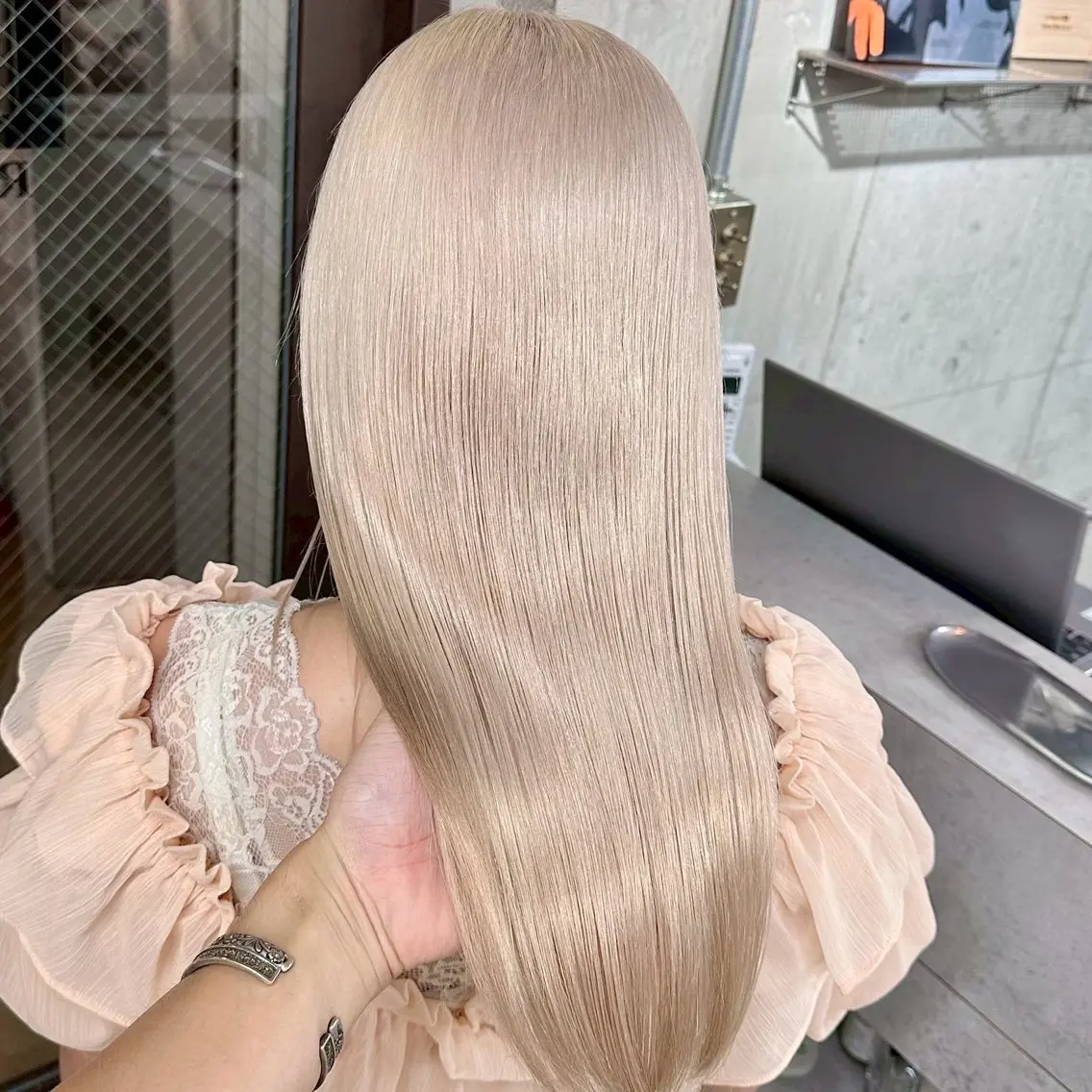 ミディアム カラー パーマ ヘアアレンジ メンズ ヘアカラー ⭐️ハイトーン⭐️ 💕SAKURA💕のヘアスタイル