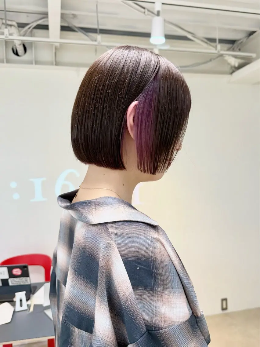 ショート カラー ブリーチ インナーカラー ラベンダーカラー ピンクカラー ピンクラベンダー ヘアカラー トリートメント Ami ケアブリーチ/表参道のヘアスタイル