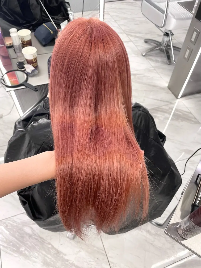 ロング カラー オレンジ ピンクカラー カット ヘアカラー トリートメント 菜々🦖新宿 men's特化のヘアスタイル