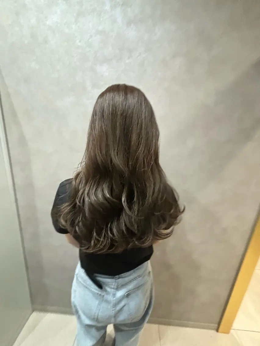 ロング カット ヘアカラー トリートメント 大人かわいい×艶髪 🤍塩川のヘアスタイル