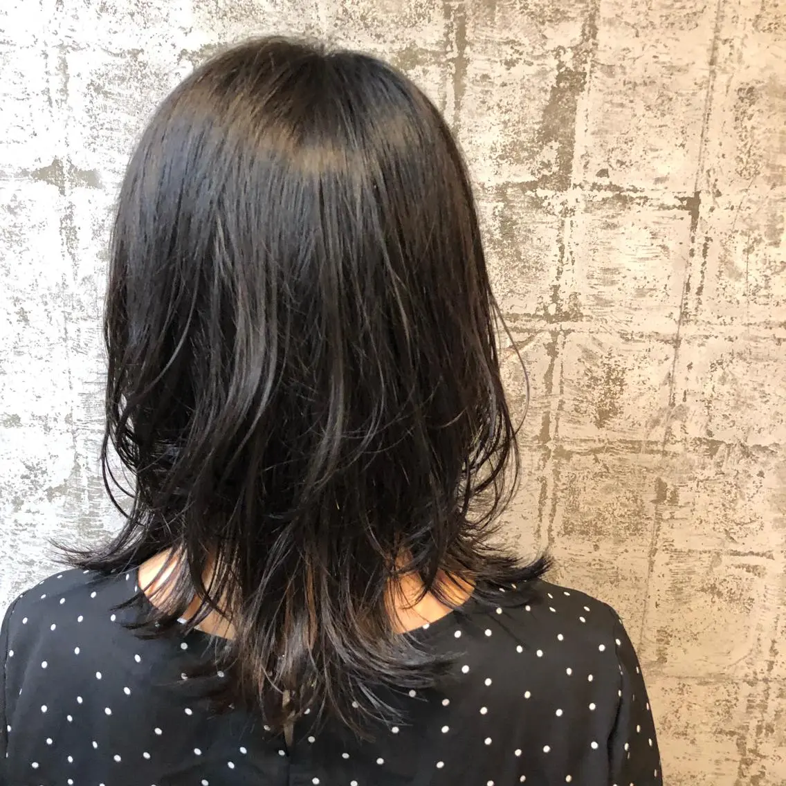 ミディアム レイヤーカット ZAZA ASAMIのヘアスタイル