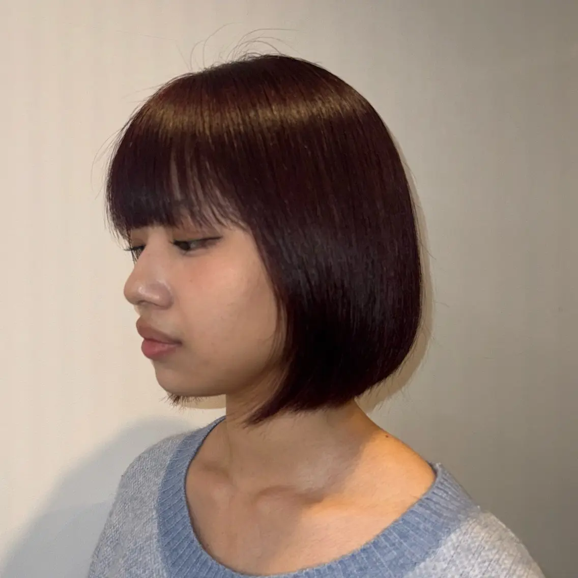 カラー レッドカラー 澁谷 咲映のヘアスタイル