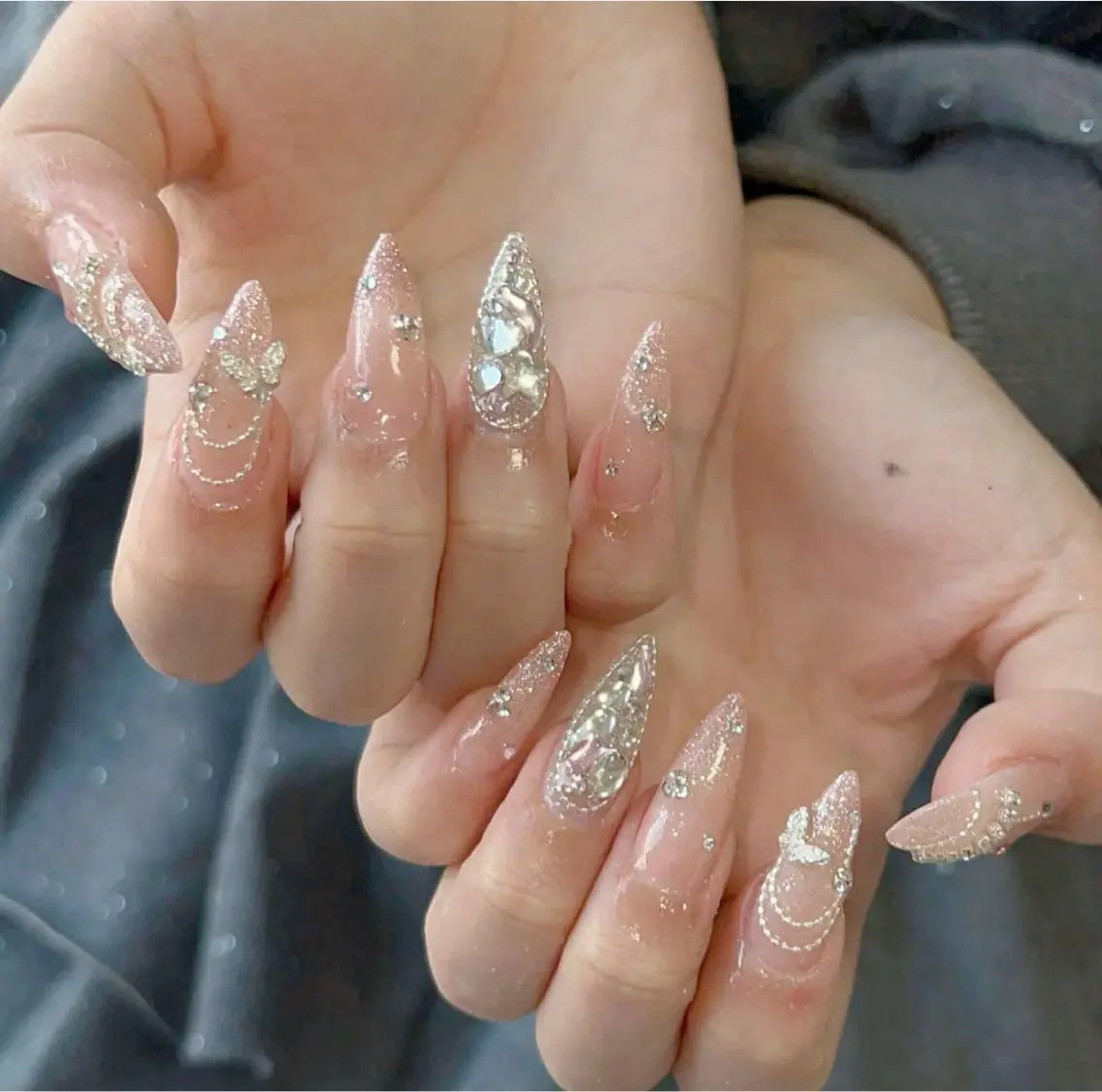 ネイル ハンドネイル moon nailsのネイルデザイン