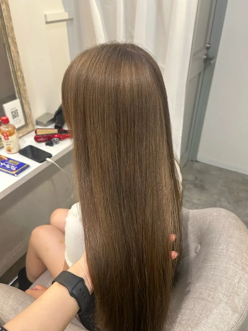 ロング ヘアカラー 西山 るいのヘアスタイル